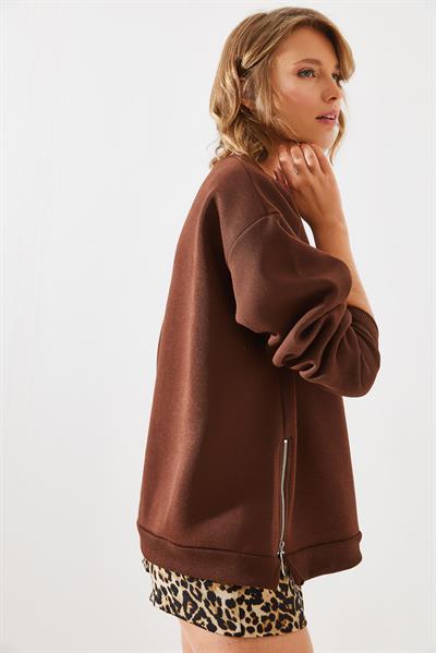 Kadın Bisiklet Yaka Şardonlu Fermuar Detaylı Basic Sweatshirt 60251796 - Kahverengi