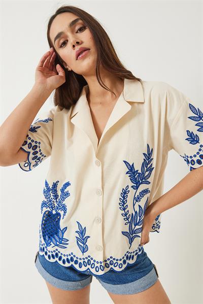 Kadın Ceket Yaka Ajurlu Kısa Kollu Nakışlı Keten Gömlek 60283016 - Bej-Mavi