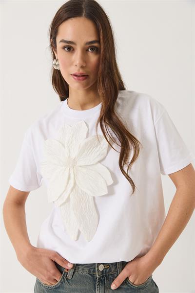 Kadın Çiçek Aksesuarlı Kısa Kollu Pamuklu T-Shirt 60602040 - Beyaz