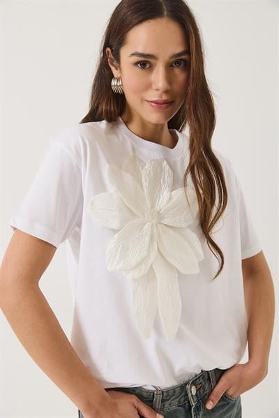 Kadın Çiçek Aksesuarlı Kısa Kollu Pamuklu T-Shirt 60602040 - Beyaz