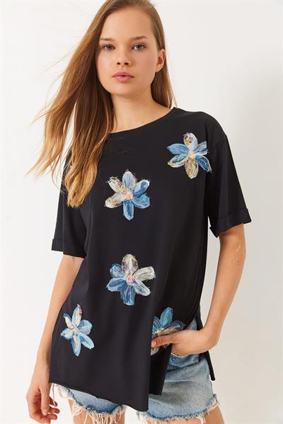 Kadın Çiçek İşlemeli Yanları Yırtmaçlı Salaş Bisiklet Yaka T-Shirt 60283068 - Siyah