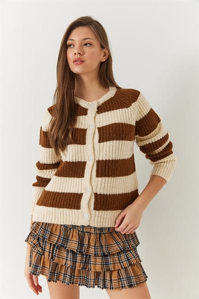 Çiizgili Düğmeli Triko Hırka - Ekru-Kahverengi
