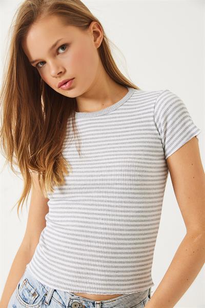 Kadın Çizgili Fitilli Kaşkorse Basic T-Shirt 60261475 - Gri-Beyaz
