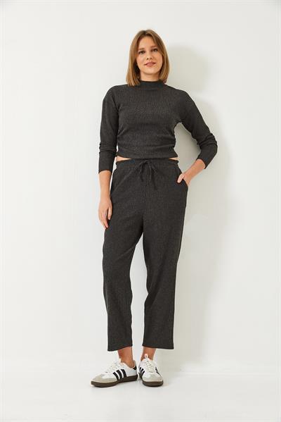 Kadın Crop Bluz ve Beli Lastikli Pantolonlu Alt Üst Takım 60261363 - Füme