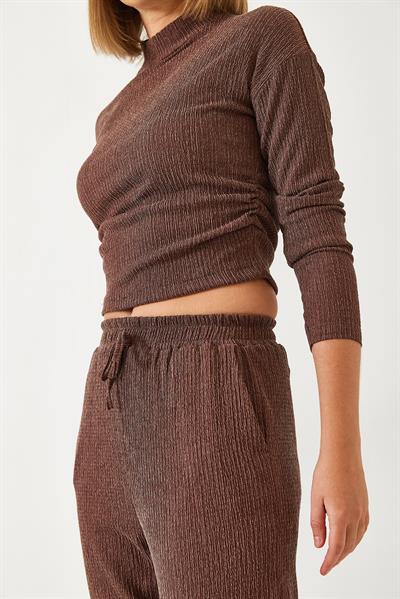 Kadın Crop Bluz ve Beli Lastikli Pantolonlu Alt Üst Takım 60261363 - Kahverengi
