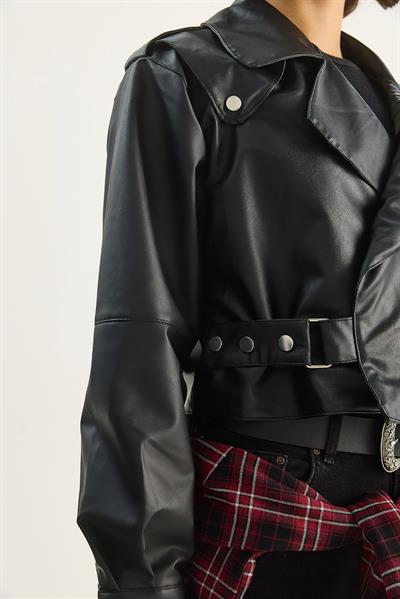 Geniş Cep Detaylı Kemerli Oversize Crop Deri Ceket 3129  60284102 - Siyah