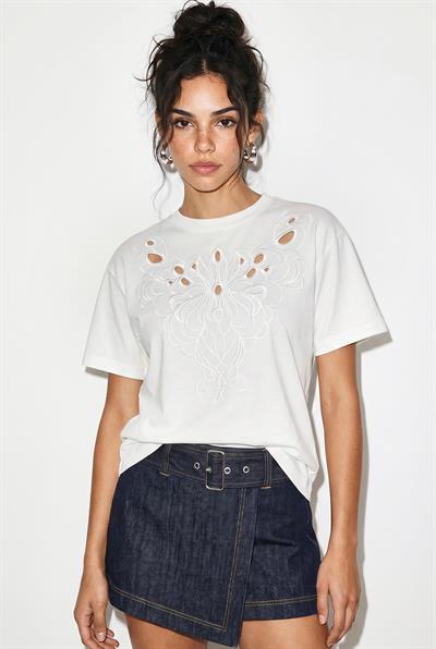 Kadın %100 Pamuk Ajur Detaylı Nakışlı Regular Basic T-Shirt ÖT261102 60286303 - Beyaz