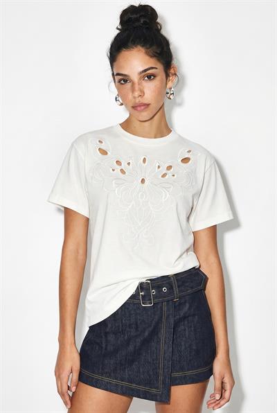 Kadın %100 Pamuk Ajur Detaylı Nakışlı Regular Basic T-Shirt ÖT261102 60286303 - Beyaz