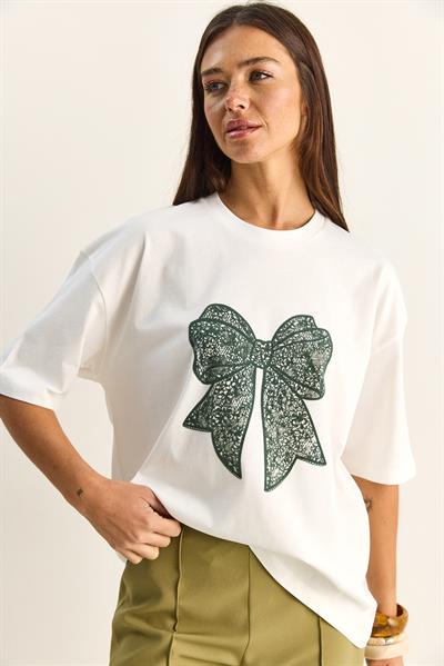 Kadın %100 Pamuk Bisiklet Yaka Kadife Fiyonk Baskılı Oversize T-Shirt ÖT261034 60286083 - Beyaz-Yeşil