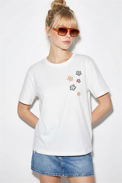 Kadın %100 Pamuk El İşi Çiçek Nakış Detaylı Premium Tasarım T-Shirt 1005 60282050 - Beyaz