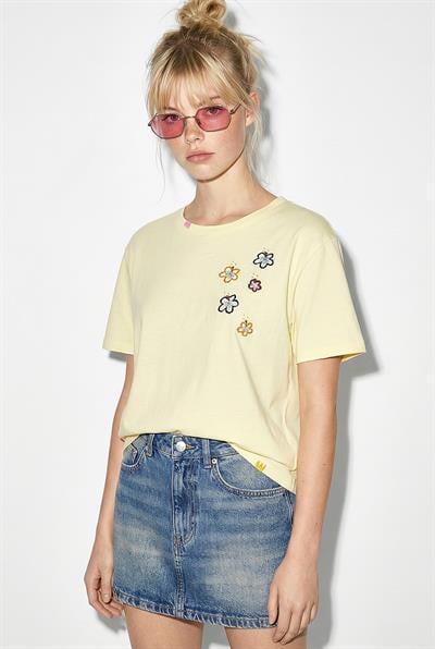Kadın %100 Pamuk El İşi Çiçek Nakış Detaylı Premium Tasarım T-Shirt 1005 60282050 - Tereyağ