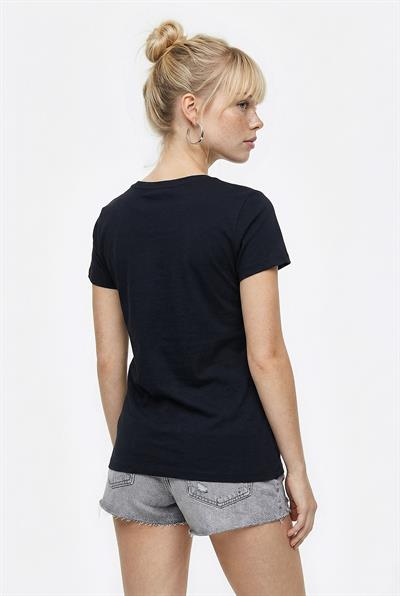 Kadın %100 Pamuk El İşi Nakış Detaylı Premium Tasarım T-Shirt 1006 60282052 - Siyah