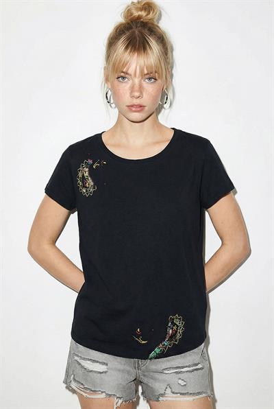 Kadın %100 Pamuk El İşi Nakış Detaylı Premium Tasarım T-Shirt 1006 60282052 - Siyah