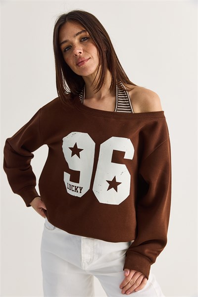 Kadın 96 Lucky Baskılı Birleşik Atlet Detaylı Kayık Yaka Sweatshirt 814 60286601 - Acı Kahve