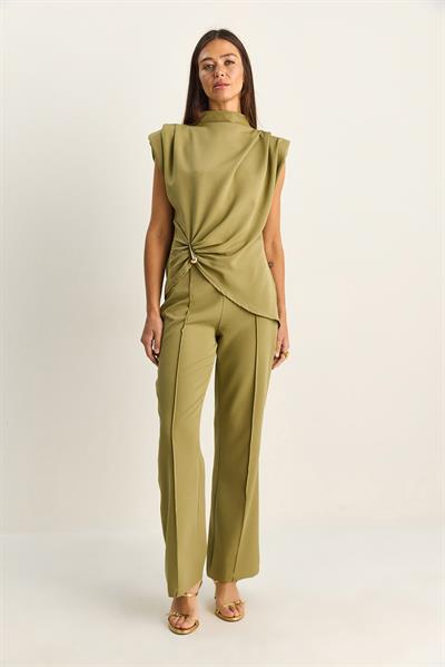 Kadın Aksesuar Detaylı Vatkalı Bluz Yüksek Bel Nervürlü Pantolon Takım 60627 60286092 - Çağla Yeşili