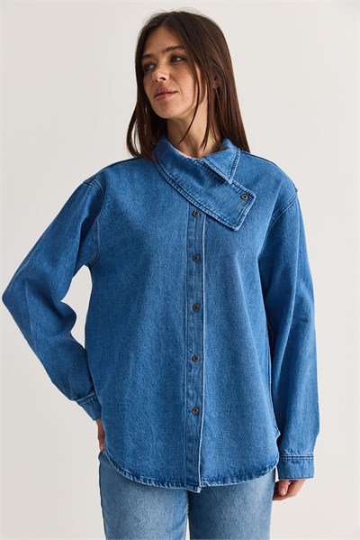 Kadın Asimetrik Yaka Düğmeli Oversize Denim Gömlek 2706 60286618 - Açık Mavi