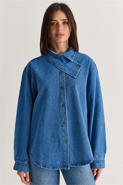 Kadın Asimetrik Yaka Düğmeli Oversize Denim Gömlek 2706 60286618 - Açık Mavi