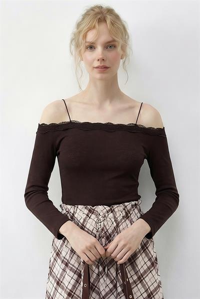 Kadın Askılı Dantel Detaylı Madonna Yaka Bluz 1064 60286037 - Acı Kahve