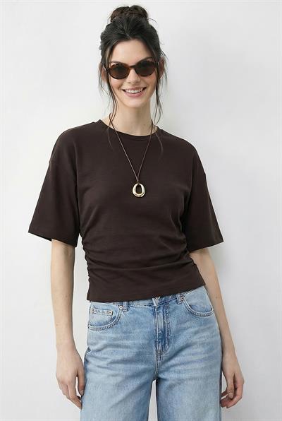 Kadın Beli Büzgülü Bisiklet Yaka T-Shirt ÖT261003 60283996 - Acı Kahve