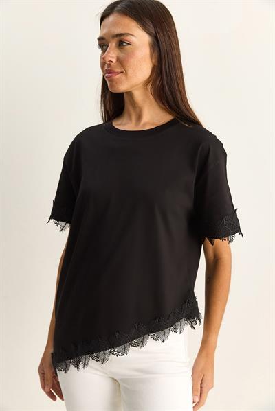 Kadın Bisiklet Yaka Dantel Detaylı Asimetrik Kesim Oversize T-Shirt 2224 60286124 - Siyah