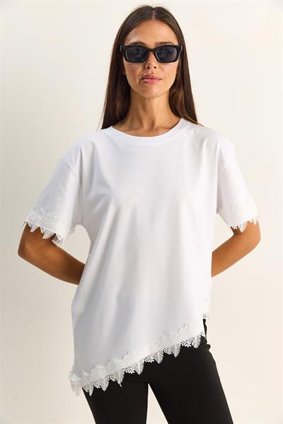 Kadın Bisiklet Yaka Dantel Detaylı Asimetrik Kesim Oversize T-Shirt 2224 60286124 - Beyaz
