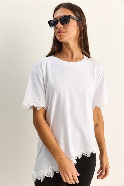 Kadın Bisiklet Yaka Dantel Detaylı Asimetrik Kesim Oversize T-Shirt 2224 60286124 - Beyaz