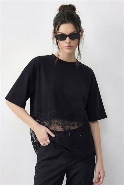 Kadın Bisiklet Yaka Dantel Detaylı Rahat Kalıp T-Shirt 1074 60286064 - Siyah