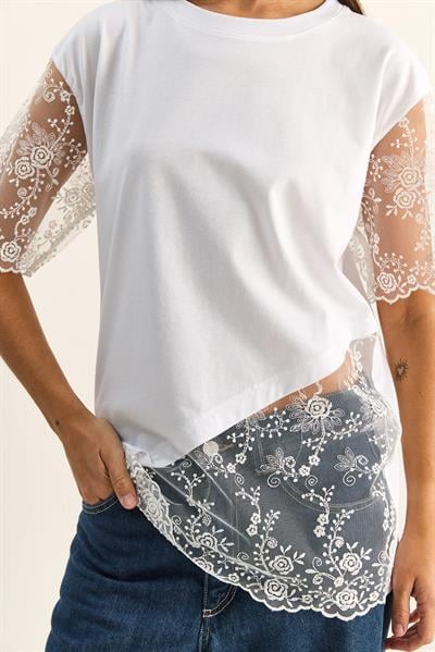 Kadın Bisiklet Yaka Dantel Garnili Asimetrik Kesim Relaxed Fit T-Shirt 2225 60286125 - Beyaz