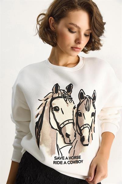 Kadın Bisiklet Yaka Dijital Cowboy Baskılı Salaş Sweatshirt 6896 60283521 - Beyaz