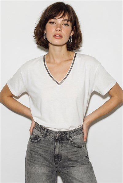 Kadın Boncuk İşlemeli V Yaka Basic Regular T-Shirt 60382616 - Beyaz