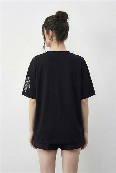 Kadın Boncuk Taş İşlemeli Çiçek Desenli Kol Detaylı Bisiklet Yaka T-Shirt 2107 60283972 - Siyah