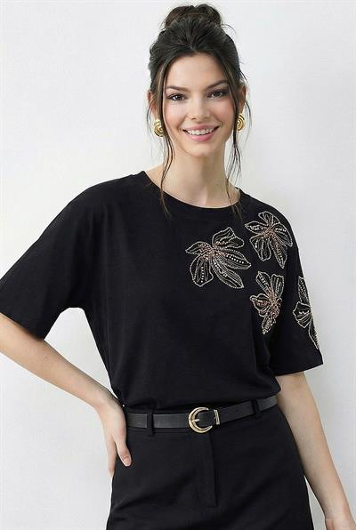 Kadın Boncuk Taş İşlemeli Çiçek Desenli Kol Detaylı Bisiklet Yaka T-Shirt 2107 60283972 - Siyah