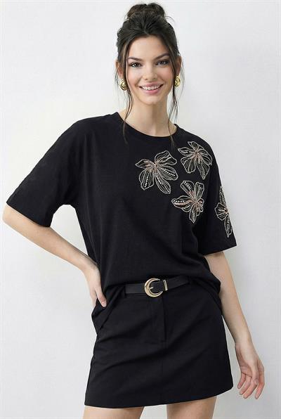 Kadın Boncuk Taş İşlemeli Çiçek Desenli Kol Detaylı Bisiklet Yaka T-Shirt 2107 60283972 - Siyah