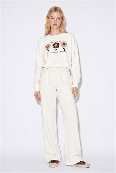 Kadın Boncuk ve Pul İşlemeli Çiçek Aplikeli Oversize Sweat Bol Pantolon Pamuk Modal Takım 2265 60286491 - Ekru