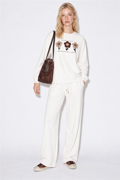 Kadın Boncuk ve Pul İşlemeli Çiçek Aplikeli Oversize Sweat Bol Pantolon Pamuk Modal Takım 2265 60286491 - Ekru