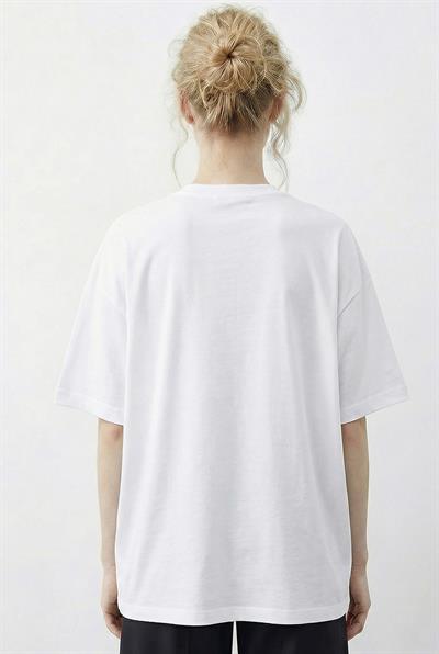 Kadın But Why? Penguen Baskılı Oversize Pamuklu T-Shirt ÖT261009 60283986 - Beyaz