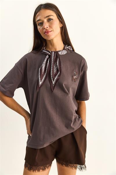Kadın Ceylan Nakışlı Fularlı Basic Salaş T-Shirt 7517 60283977 - Kakao