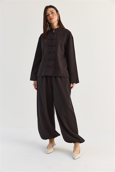 Kadın Çin Düğmeli Oversize Bluz Lastik Paça Şalvar Pantolon Takım 1118 60286546 - Acı Kahve