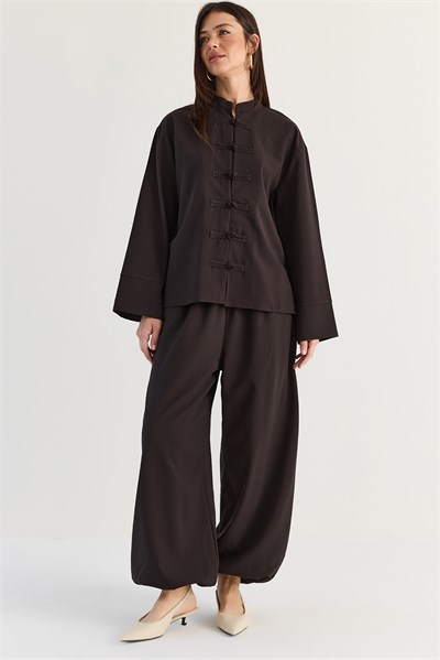 Kadın Çin Düğmeli Oversize Bluz Lastik Paça Şalvar Pantolon Takım 1118 60286546 - Acı Kahve