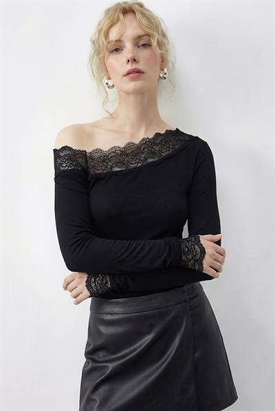 Kadın Dantel Detaylı Madonna Yaka Bluz 1063 60286036 - Siyah