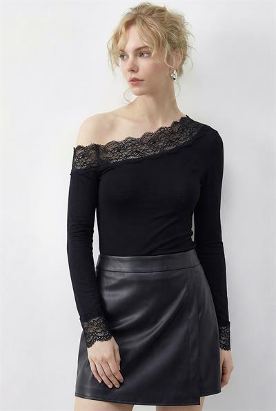 Kadın Dantel Detaylı Madonna Yaka Bluz 1063 60286036 - Siyah