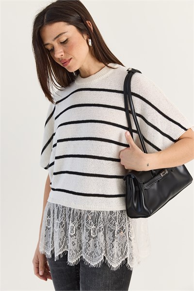 Kadın Dantel Detaylı Yarım Balıkçı Yaka Yarasa Kol Oversize Triko Bluz TK261025 60286174 - Ekru-Siyah