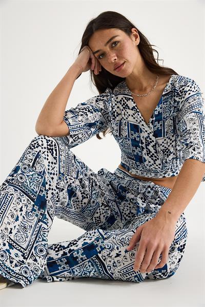 Kadın Desenli Crop Bluz Pantolon Takım 3052 60283353 - Beyaz-İndigo