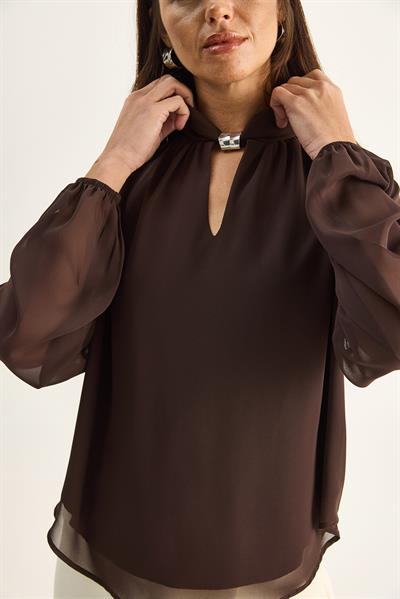 Kadın Dik Yaka Metal Aksesuarlı Transparan Kollu Şifon Bluz 1001 60286160 - Acı Kahve