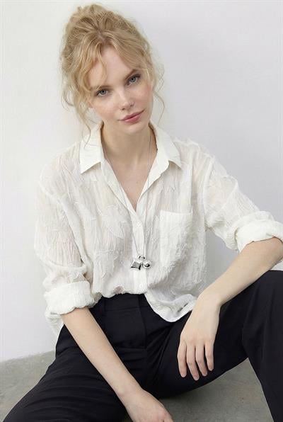 Kadın Dokulu Kumaş Cepli Transparan Gömlek 8092 60286032 - Beyaz