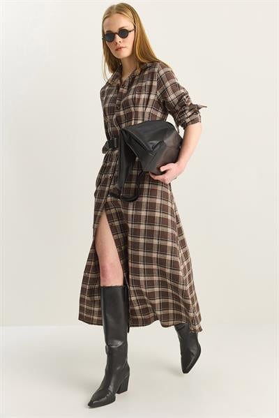 Kadın Ekose Desenli Belden Oturtmalı Cep Detaylı Kloş Pamuk Elbise 5610 60283900 - Kahverengi-Bej