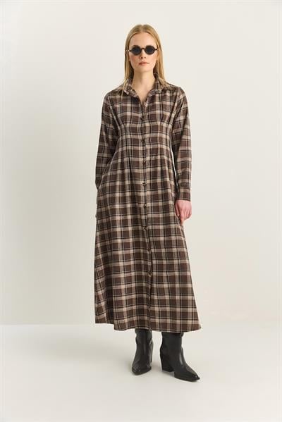 Kadın Ekose Desenli Belden Oturtmalı Cep Detaylı Kloş Pamuk Elbise 5610 60283900 - Kahverengi-Bej