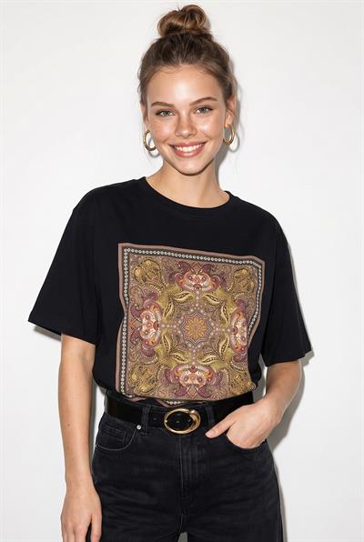 Kadın Etnik Desenli Boncuk İşlemeli Baskı Detaylı Oversize T-Shirt 2128 60286123 - Siyah