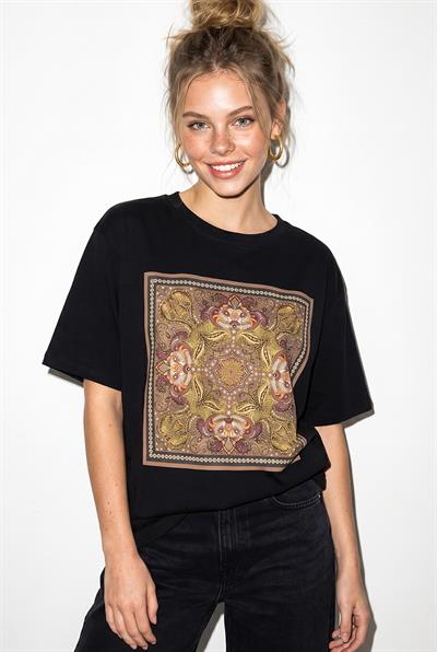Kadın Etnik Desenli Boncuk İşlemeli Baskı Detaylı Oversize T-Shirt 2128 60286123 - Siyah