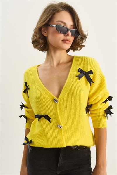 Kadın Fiyonk Aksesuarlı V Yaka Oversize Düğmeli Hırka 60283642 - Sarı